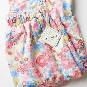 Mersea Anthropologie Bath Wrap Beach Towel Floral Emily Taylor Beachy Spa Pink